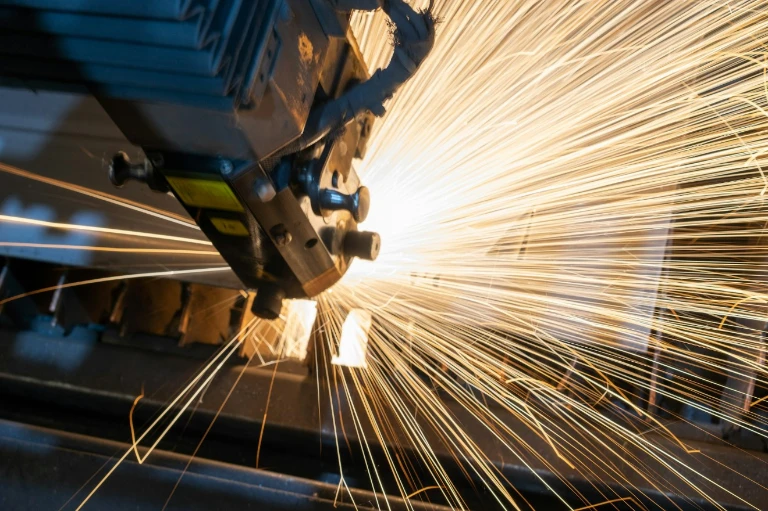 Lazer Kesim ve Metal İşlemede Gaz Jeneratörleri.